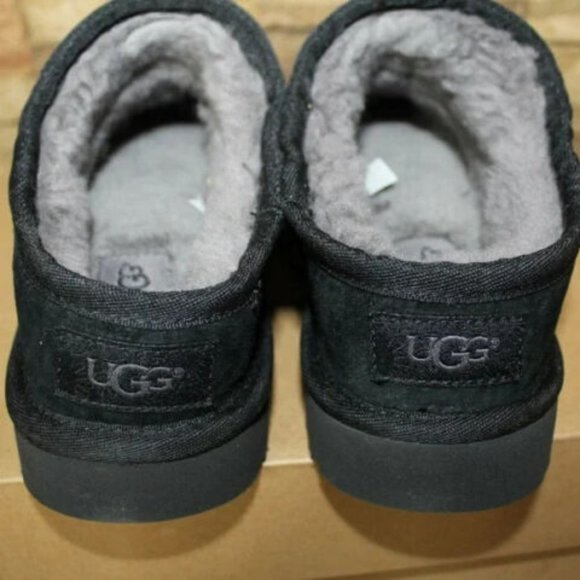 NIB UGG WOMEN'S CLASSIC SUEDE SHEARLING LINED SLIPPERS BLACK - Picture 4 of 7
